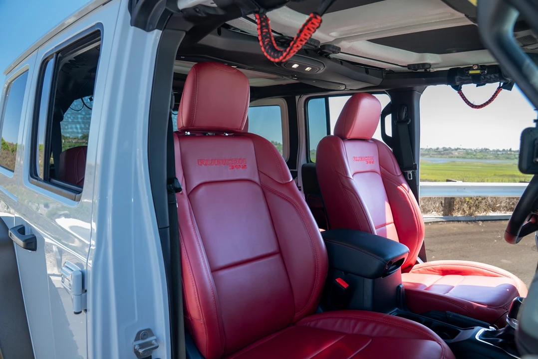 2024 Jeep JL Wrangler - Image 25 of 31