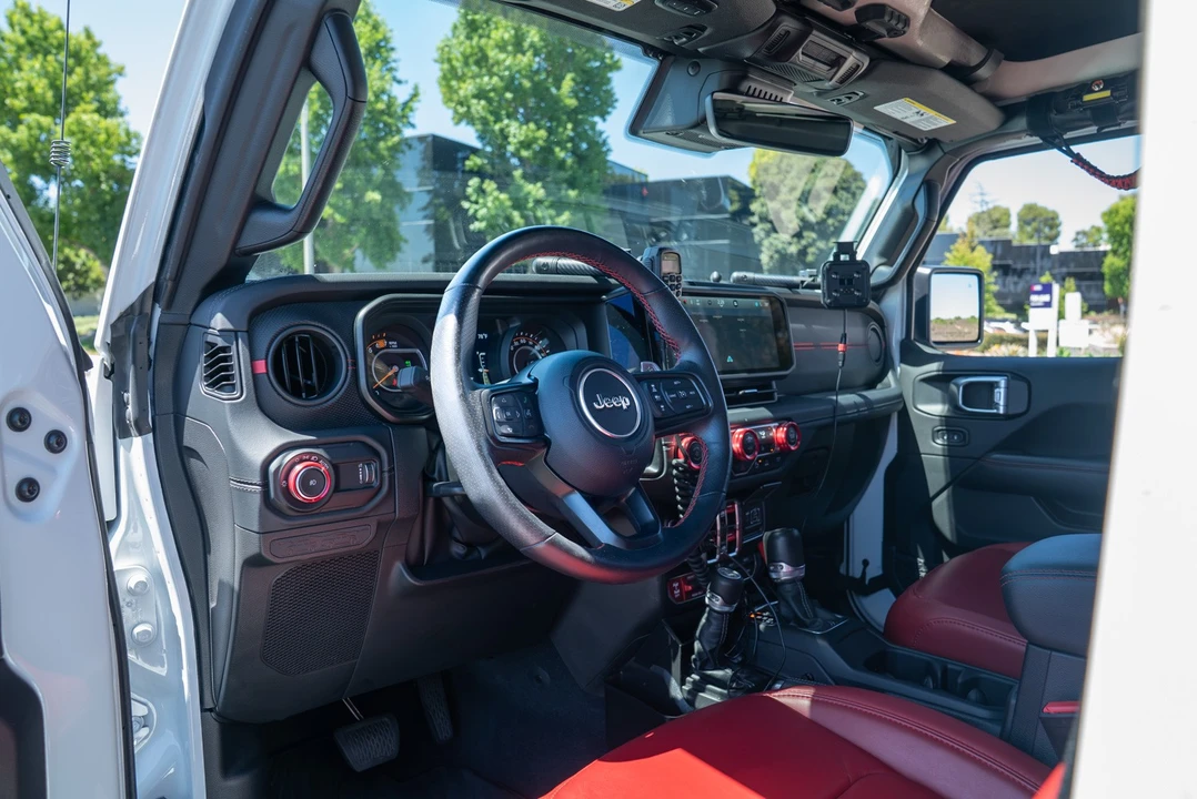 2024 Jeep JL Wrangler - Image 22 of 31