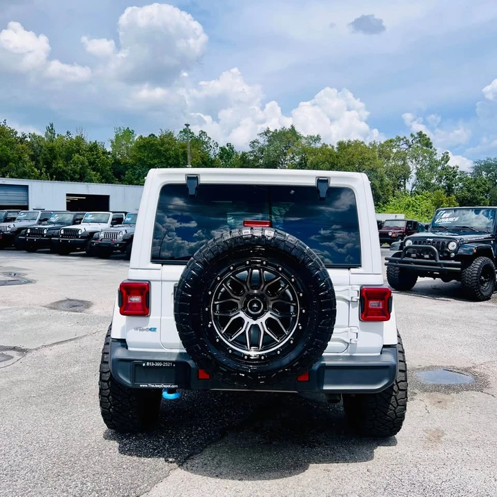 2024 Jeep JL Wrangler - Image 14 of 20