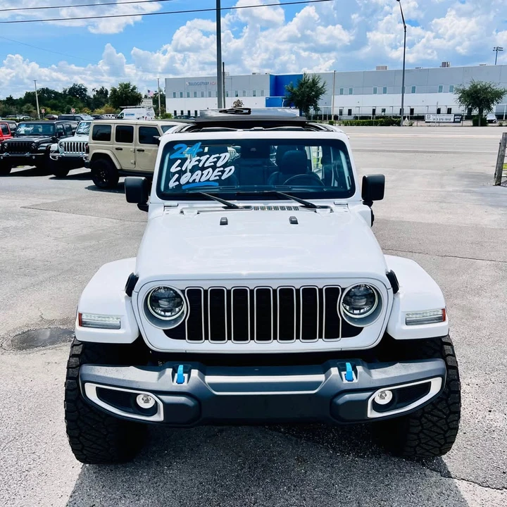2024 Jeep JL Wrangler - Image 13 of 20