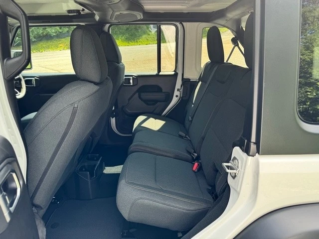 2024 Jeep JL Wrangler - Image 13 of 21
