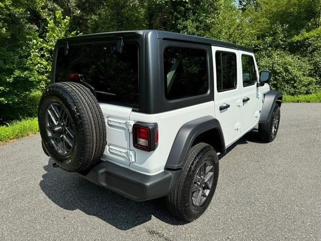 2024 Jeep JL Wrangler - Image 7 of 21