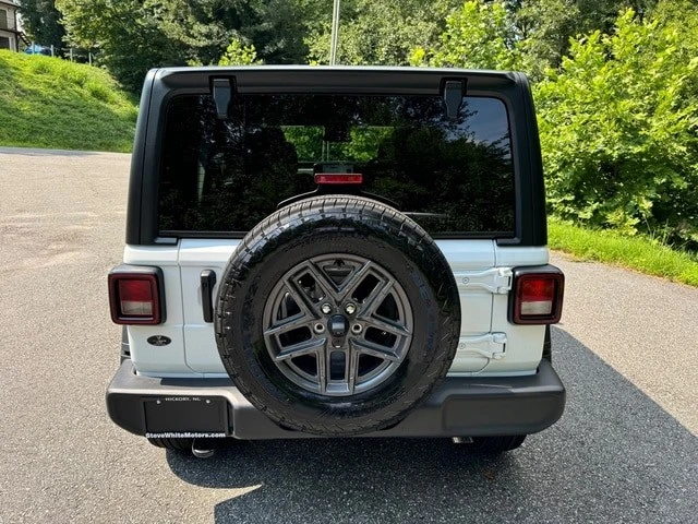 2024 Jeep JL Wrangler - Image 8 of 21
