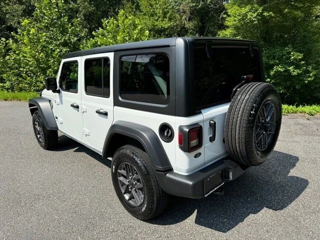 2024 Jeep JL Wrangler - Image 9 of 21