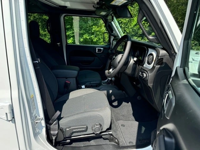 2024 Jeep JL Wrangler - Image 16 of 21