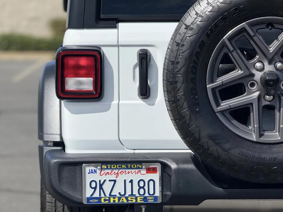2024 Jeep JL Wrangler - Image 8 of 20