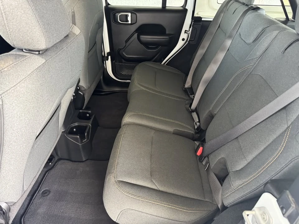 2024 Jeep JL Wrangler - Image 15 of 20