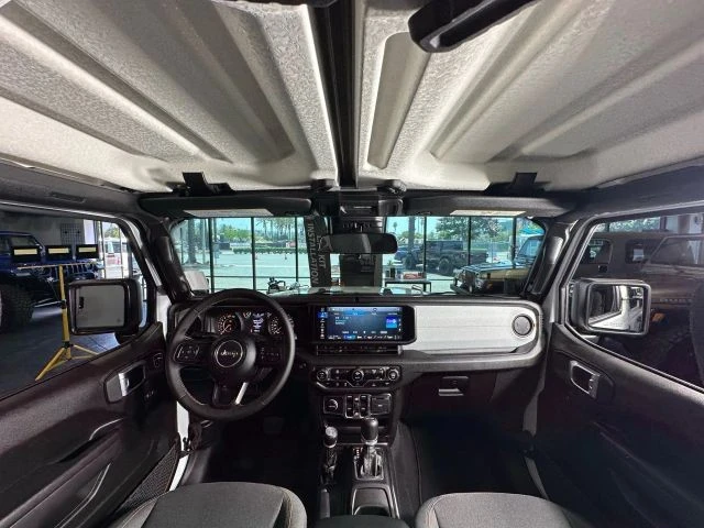 2024 Jeep JL Wrangler - Image 18 of 21