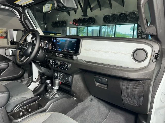 2024 Jeep JL Wrangler - Image 17 of 21