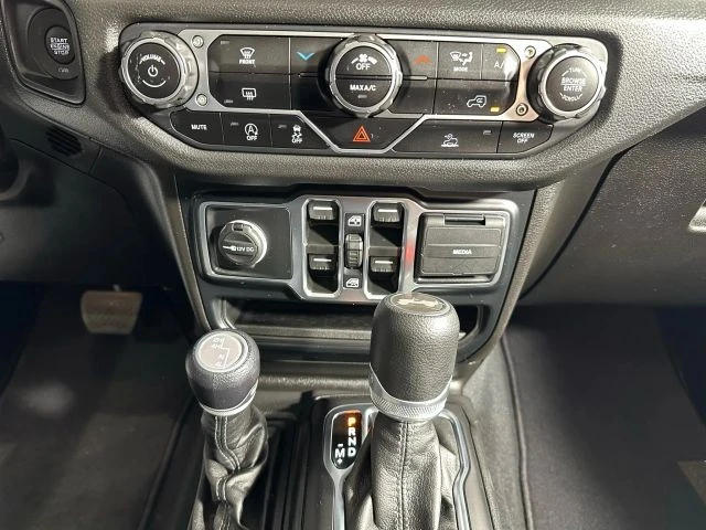 2024 Jeep JL Wrangler - Image 20 of 21