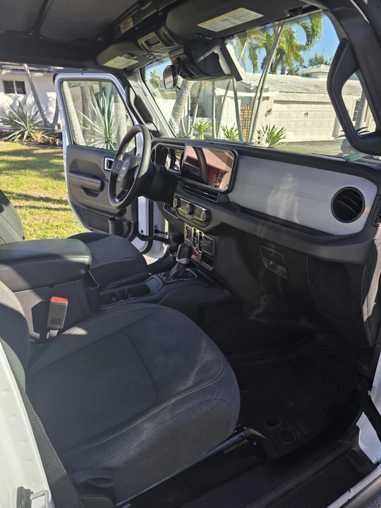 2024 Jeep JL Wrangler - Image 17 of 19