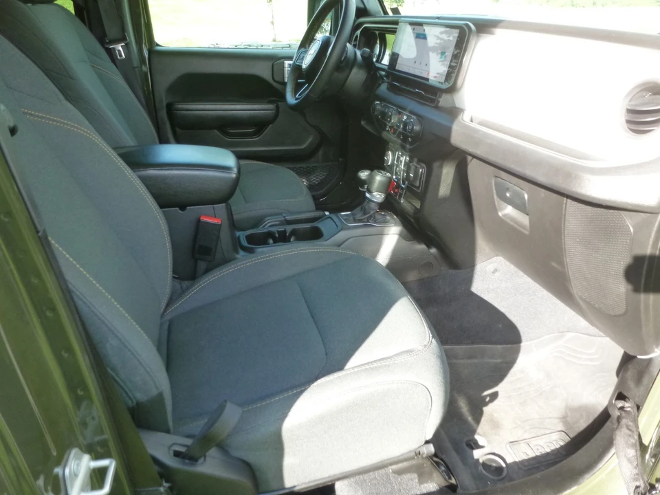 2024 Jeep JL Wrangler - Image 8 of 15
