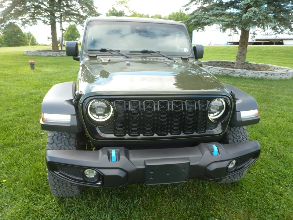2024 Jeep JL Wrangler - Image 2 of 15