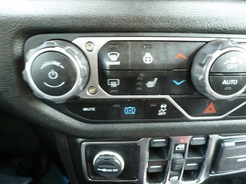 2024 Jeep JL Wrangler - Image 15 of 15