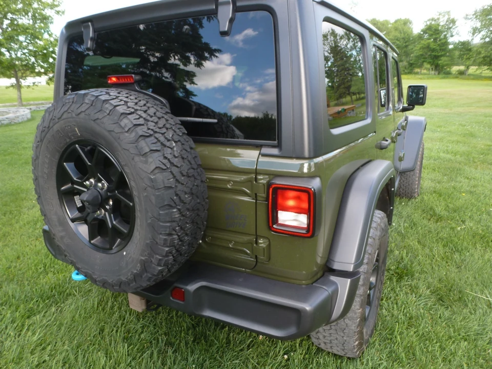 2024 Jeep JL Wrangler - Image 4 of 15