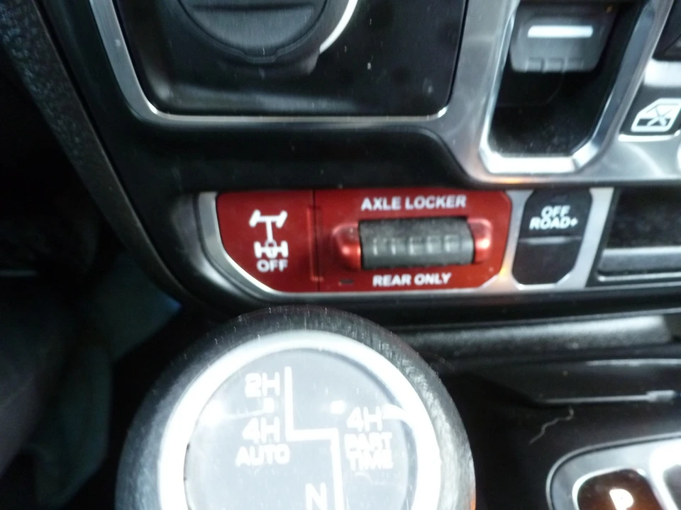 2024 Jeep JL Wrangler - Image 14 of 15