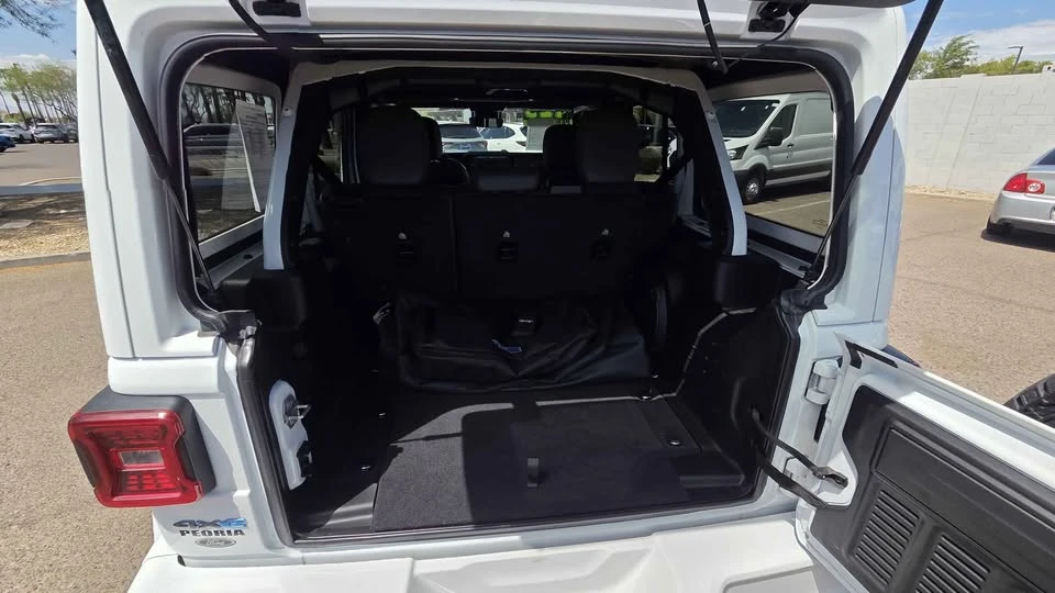 2024 Jeep JL Wrangler - Image 5 of 19