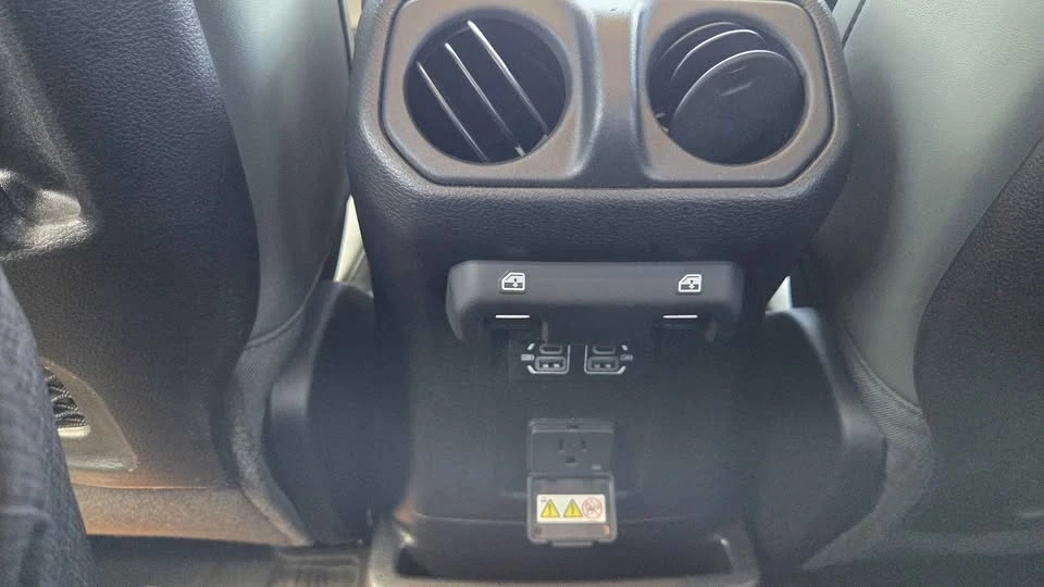 2024 Jeep JL Wrangler - Image 9 of 19