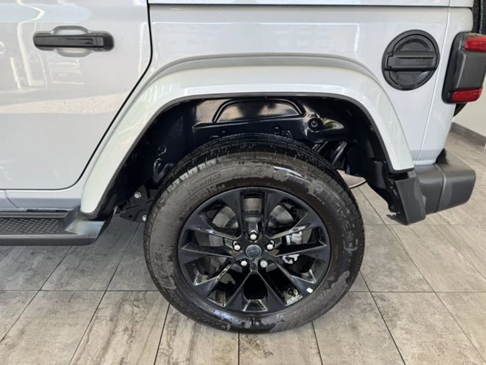2024 Jeep JL Wrangler - Image 5 of 20
