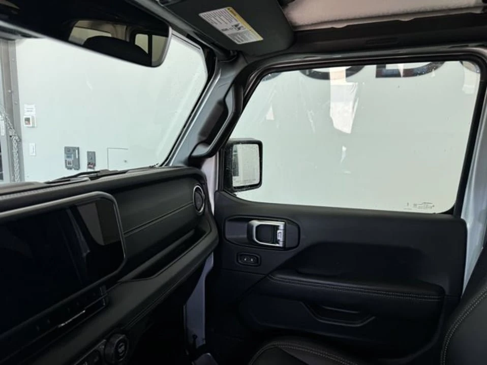 2024 Jeep JL Wrangler - Image 18 of 20