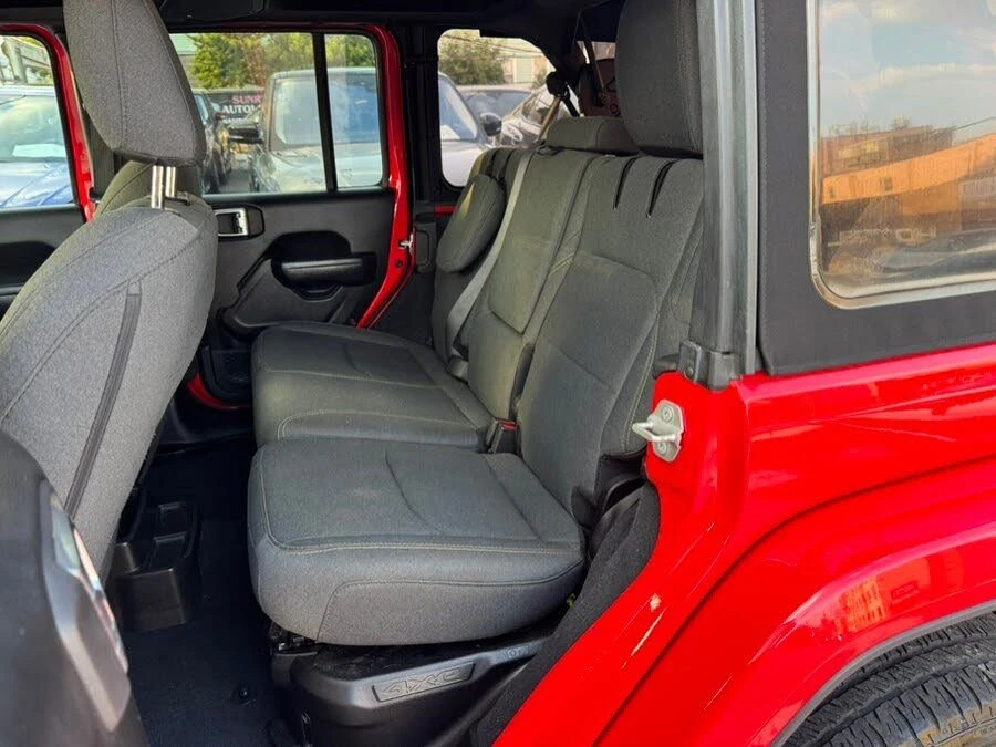 2024 Jeep JL Wrangler - Image 15 of 20