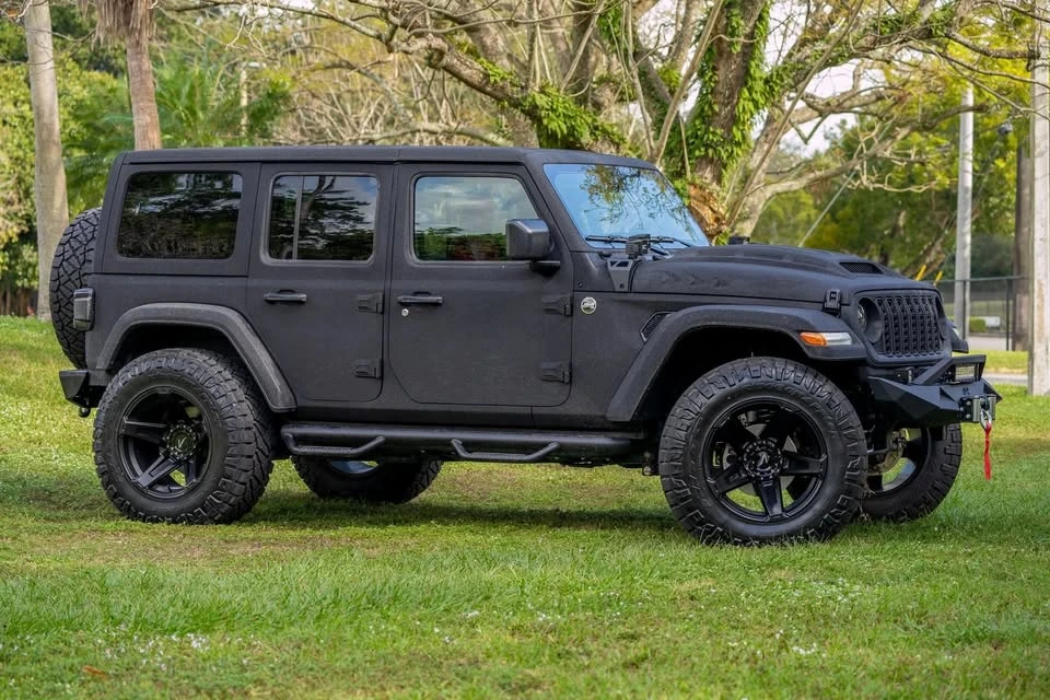 2024 Jeep JL Wrangler - Image 2 of 10