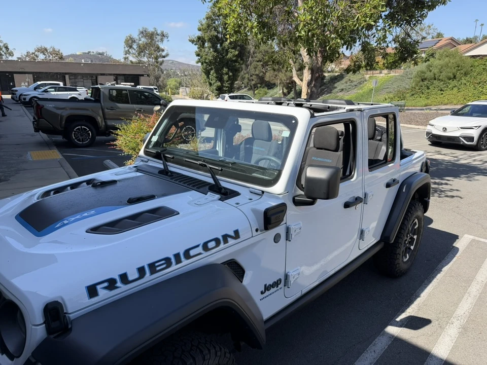 2024 Jeep JL Wrangler - Image 12 of 31