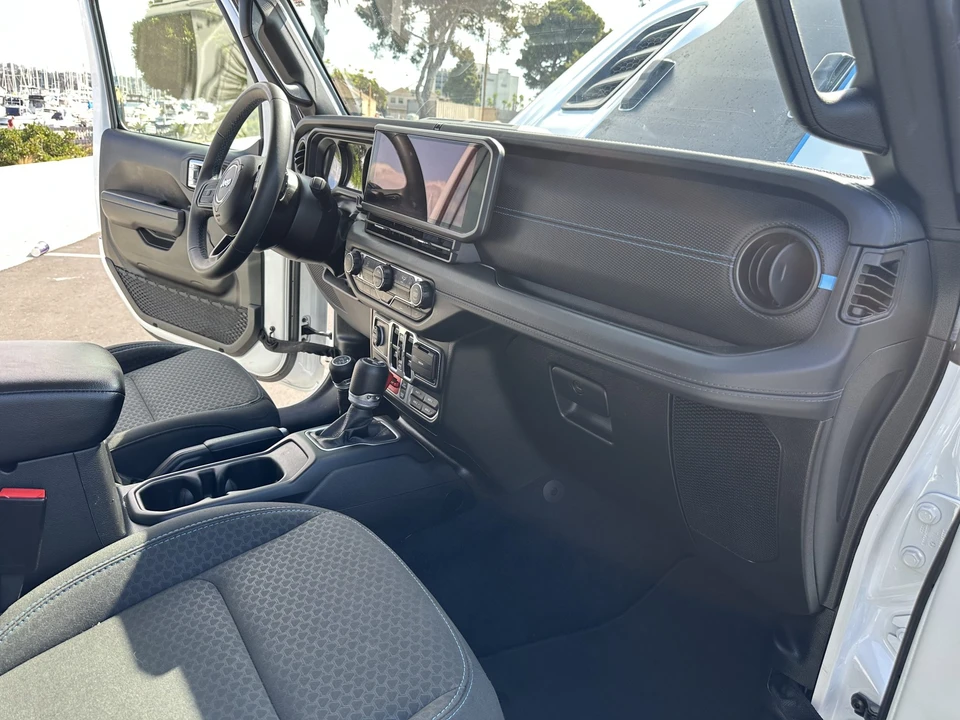 2024 Jeep JL Wrangler - Image 29 of 31