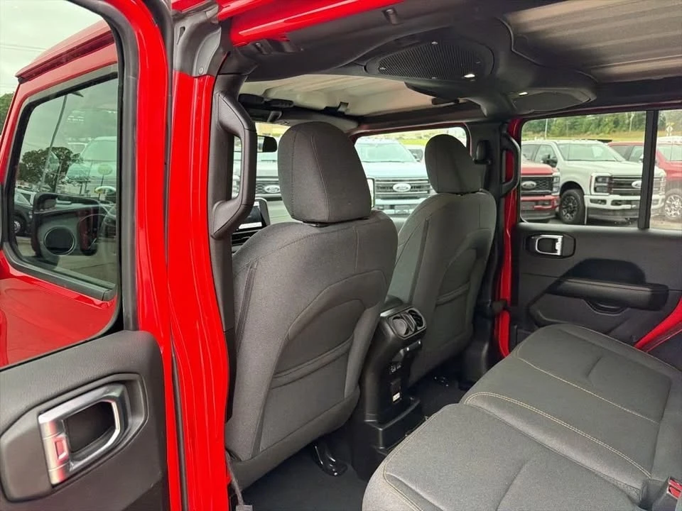 2024 Jeep JL Wrangler - Image 14 of 18