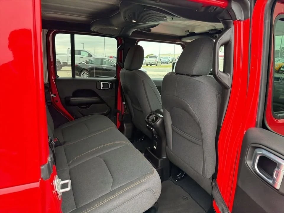 2024 Jeep JL Wrangler - Image 17 of 18