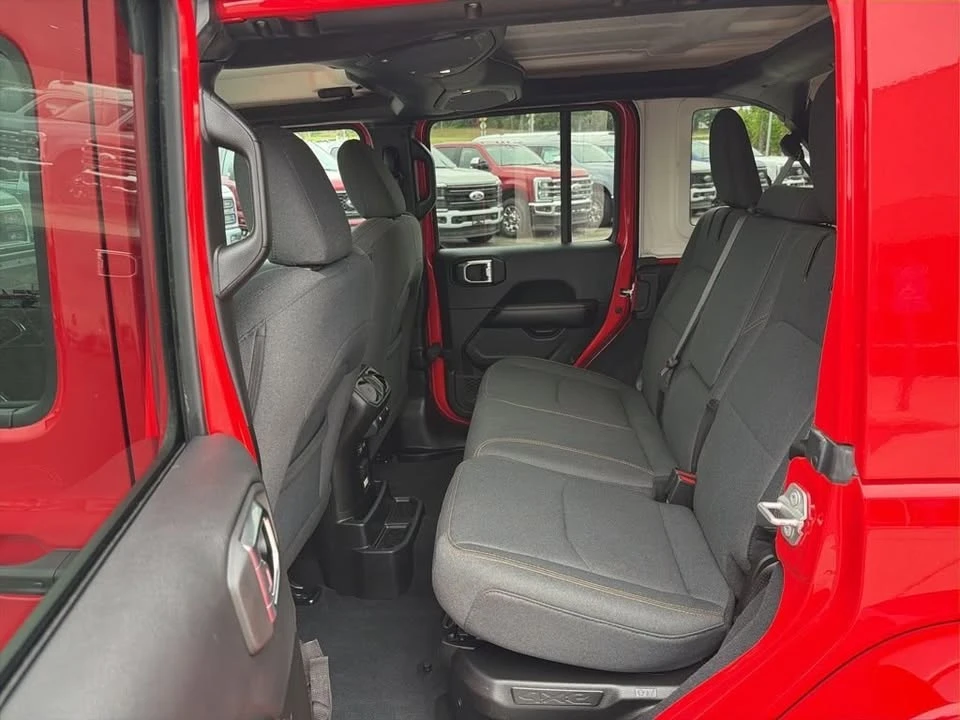 2024 Jeep JL Wrangler - Image 13 of 18
