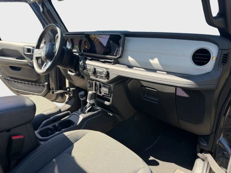 2024 Jeep JL Wrangler - Image 15 of 20
