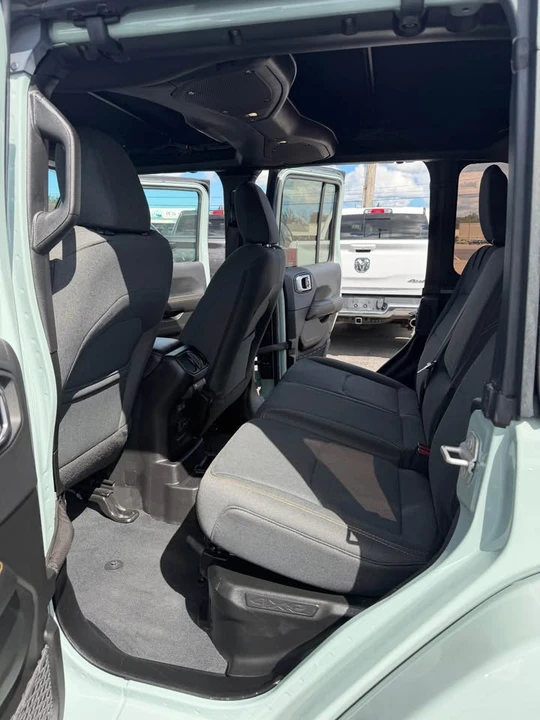 2024 Jeep JL Wrangler - Image 10 of 10
