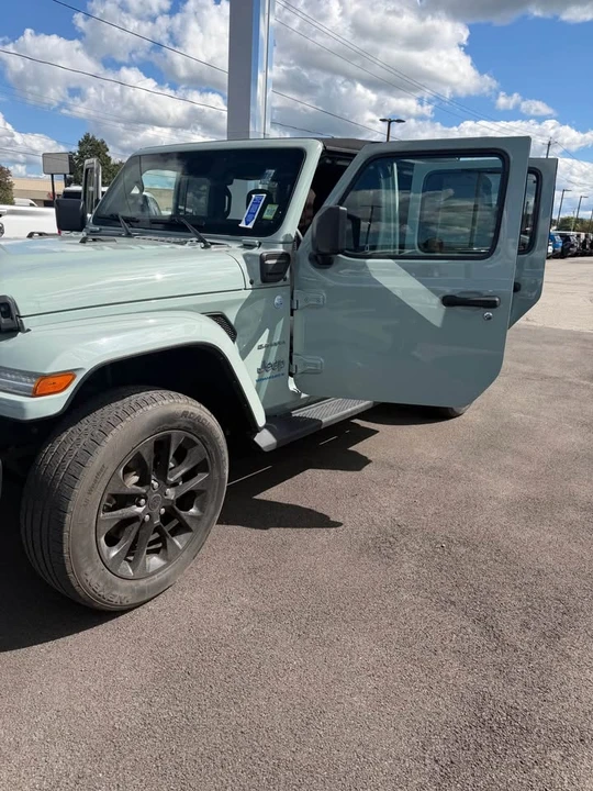 2024 Jeep JL Wrangler - Image 3 of 10
