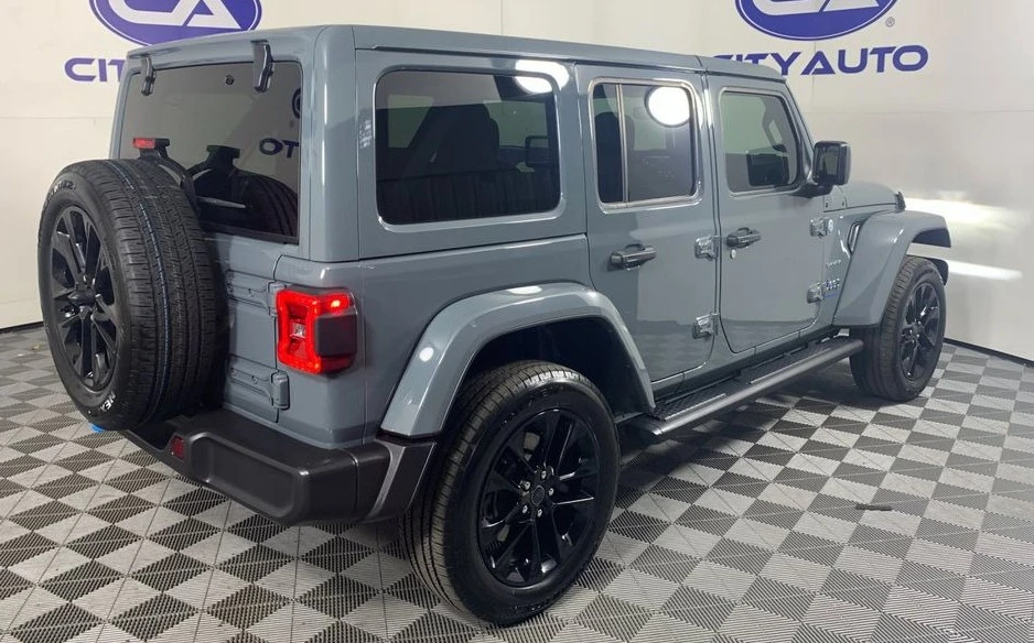 2024 Jeep JL Wrangler - Image 10 of 12