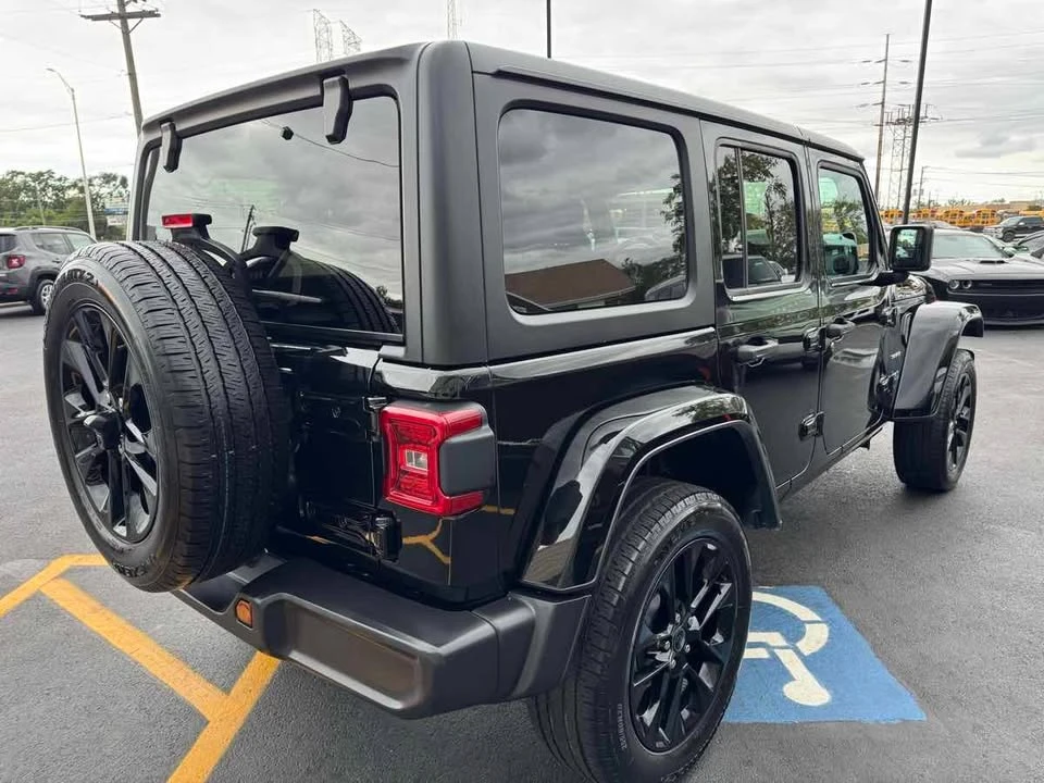 2024 Jeep JL Wrangler - Image 5 of 20