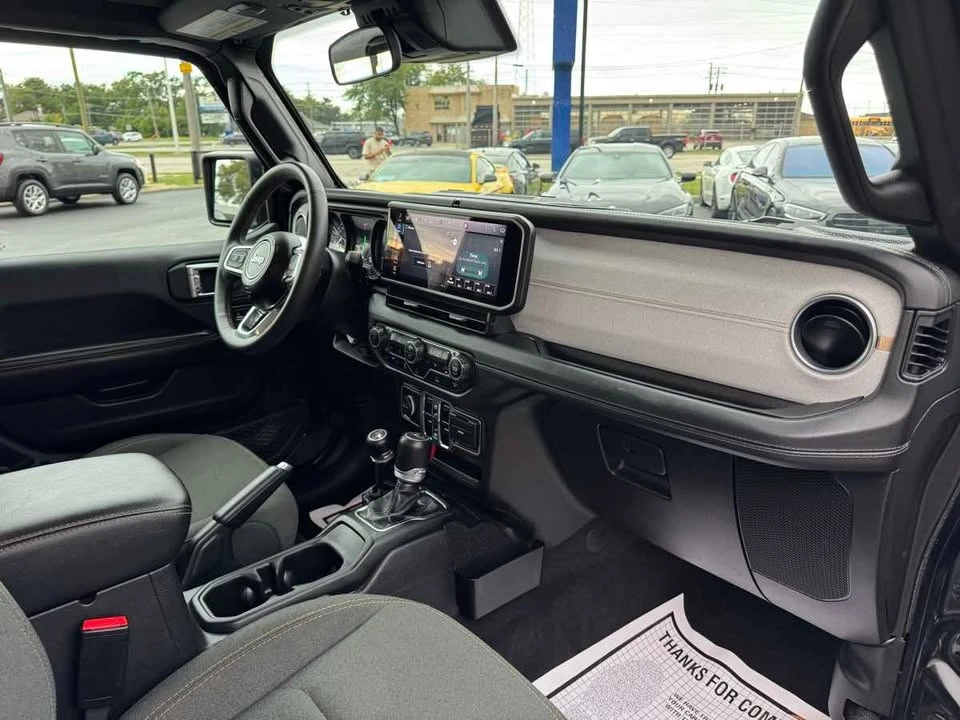 2024 Jeep JL Wrangler - Image 15 of 20