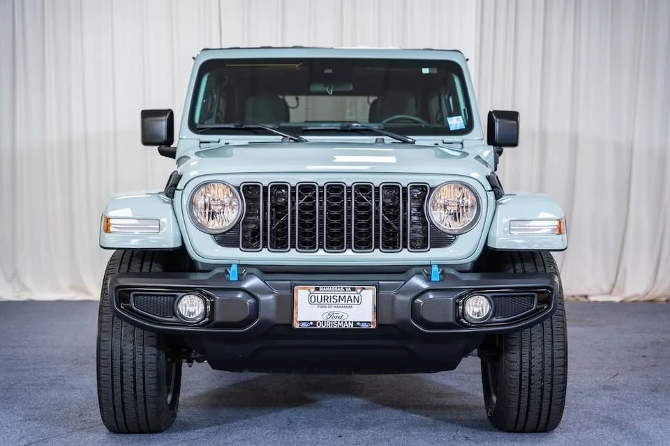 2024 Jeep JL Wrangler - Image 5 of 6