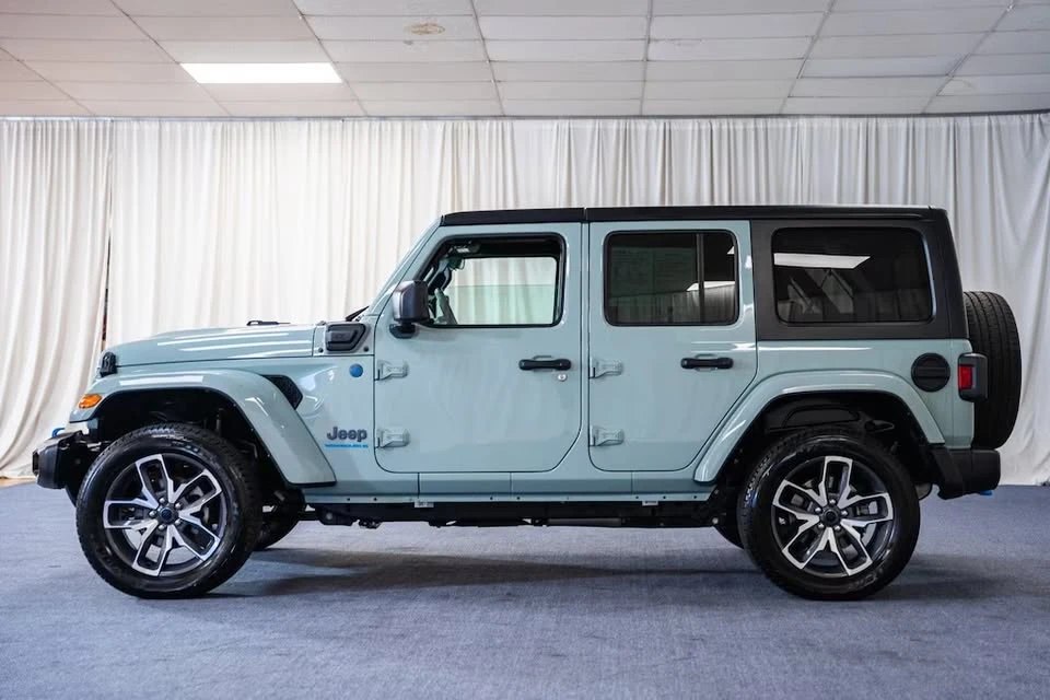 2024 Jeep JL Wrangler - Image 3 of 6