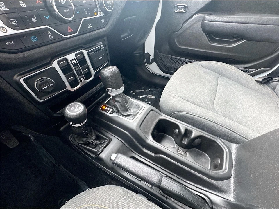 2024 Jeep JL Wrangler - Image 15 of 21