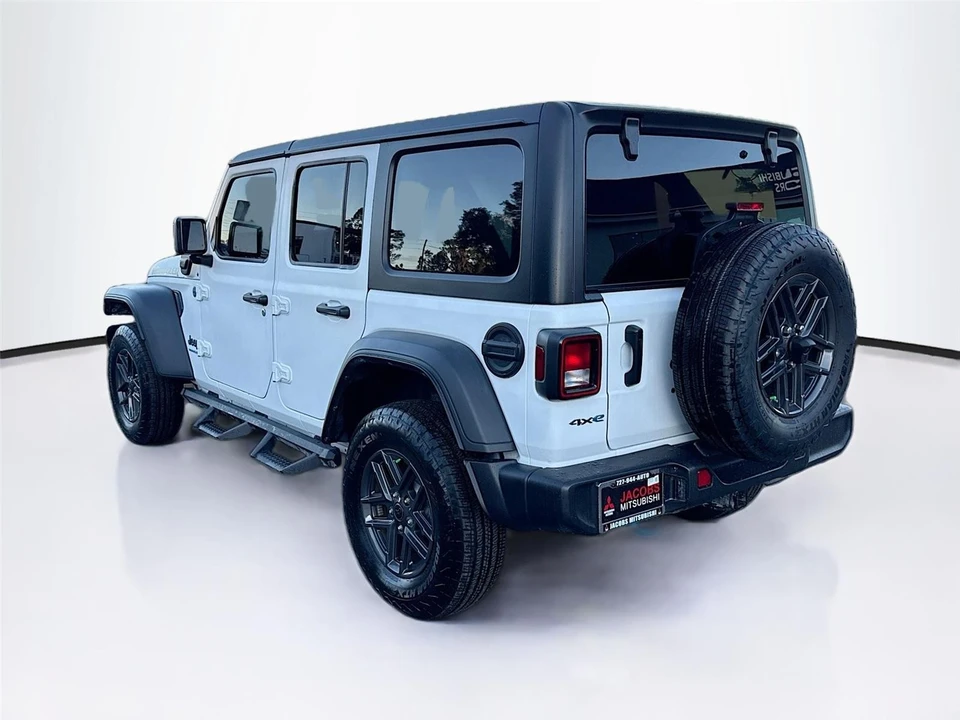 2024 Jeep JL Wrangler - Image 5 of 21