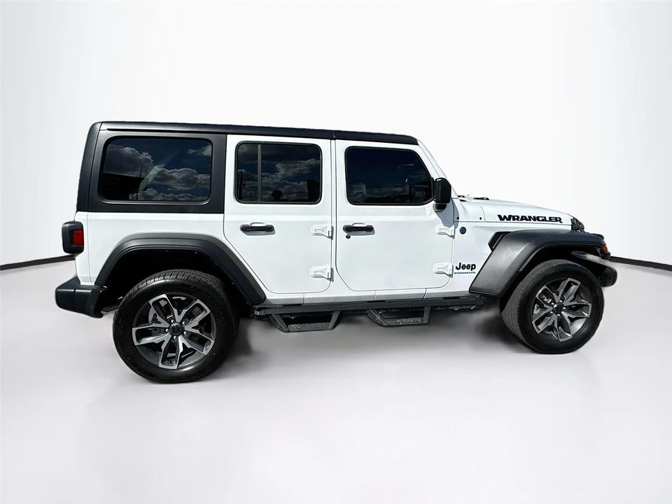2024 Jeep JL Wrangler - Image 8 of 15