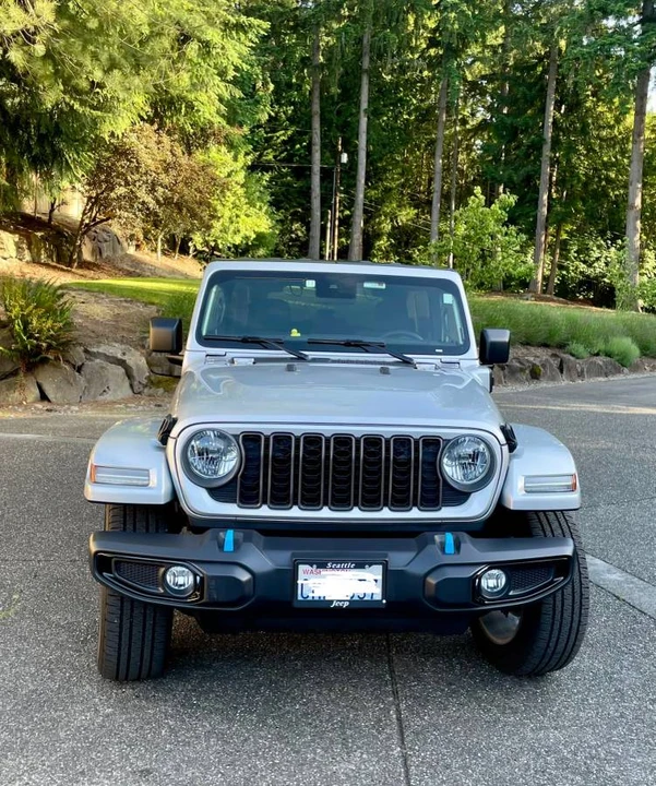 2024 Jeep JL Wrangler - Image 3 of 8