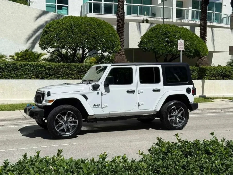 2024 Jeep JL Wrangler - Image 9 of 12
