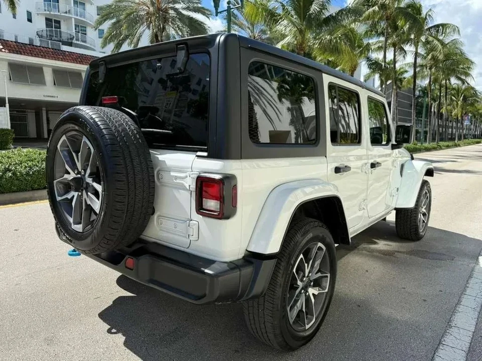 2024 Jeep JL Wrangler - Image 6 of 12