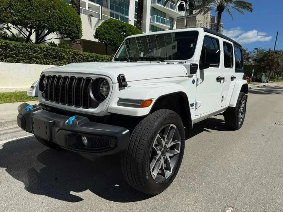 2024 Jeep JL Wrangler - Image 2 of 12