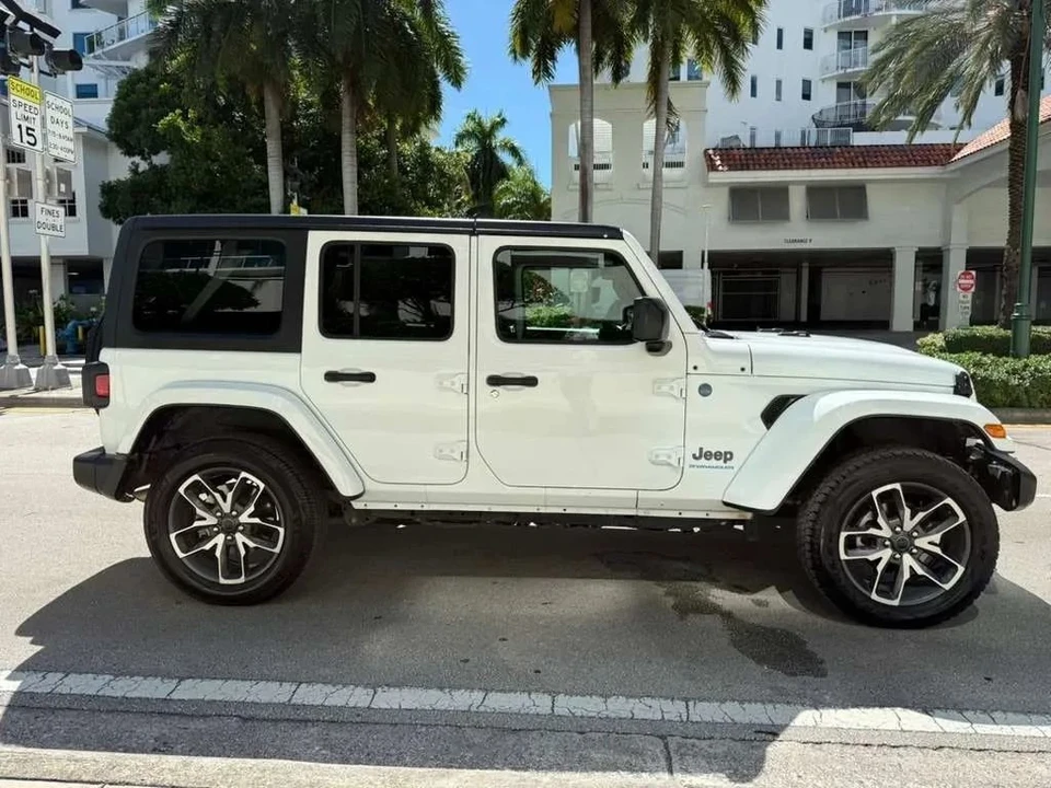 2024 Jeep JL Wrangler - Image 5 of 12