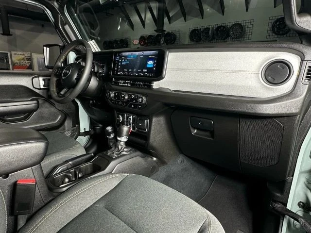 2024 Jeep JL Wrangler - Image 16 of 21