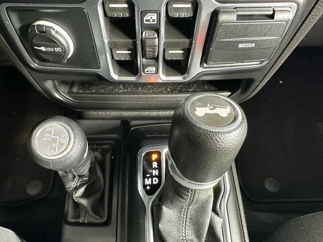 2024 Jeep JL Wrangler - Image 20 of 21