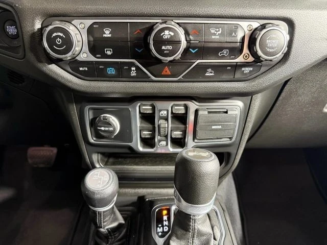 2024 Jeep JL Wrangler - Image 19 of 21